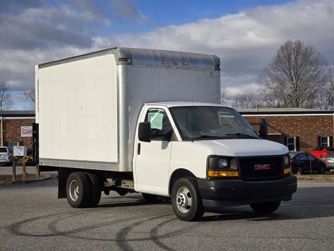 Used 2017 GMC Savana 3500 image 6