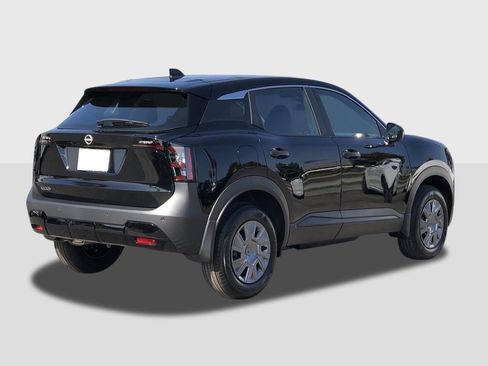 New 2025 Nissan Kicks S image 5