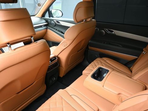 Used 2025 Genesis GV80 3.5T Prestige image 18