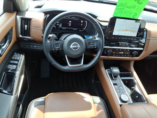 Certified 2025 Nissan Pathfinder Platinum w/ Cargo Package AWD/4WD image 6
