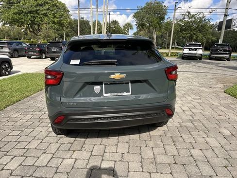 Used 2025 Chevrolet Trax LS w/ LS Convenience Package FWD image 36