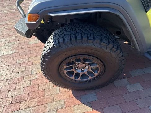 Used 2022 Jeep Wrangler Unlimited Sport w/ Xtreme Recon 35" Tire Package AWD/4WD image 10