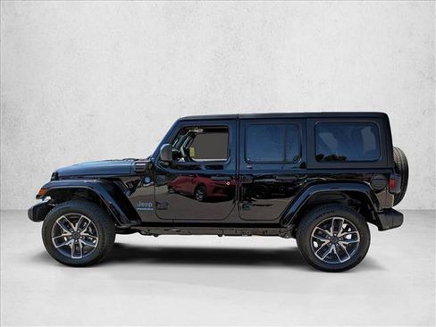 Used 2024 Jeep Wrangler Unlimited w/ LED Headlamp & Fog Lamp Group AWD/4WD image 5