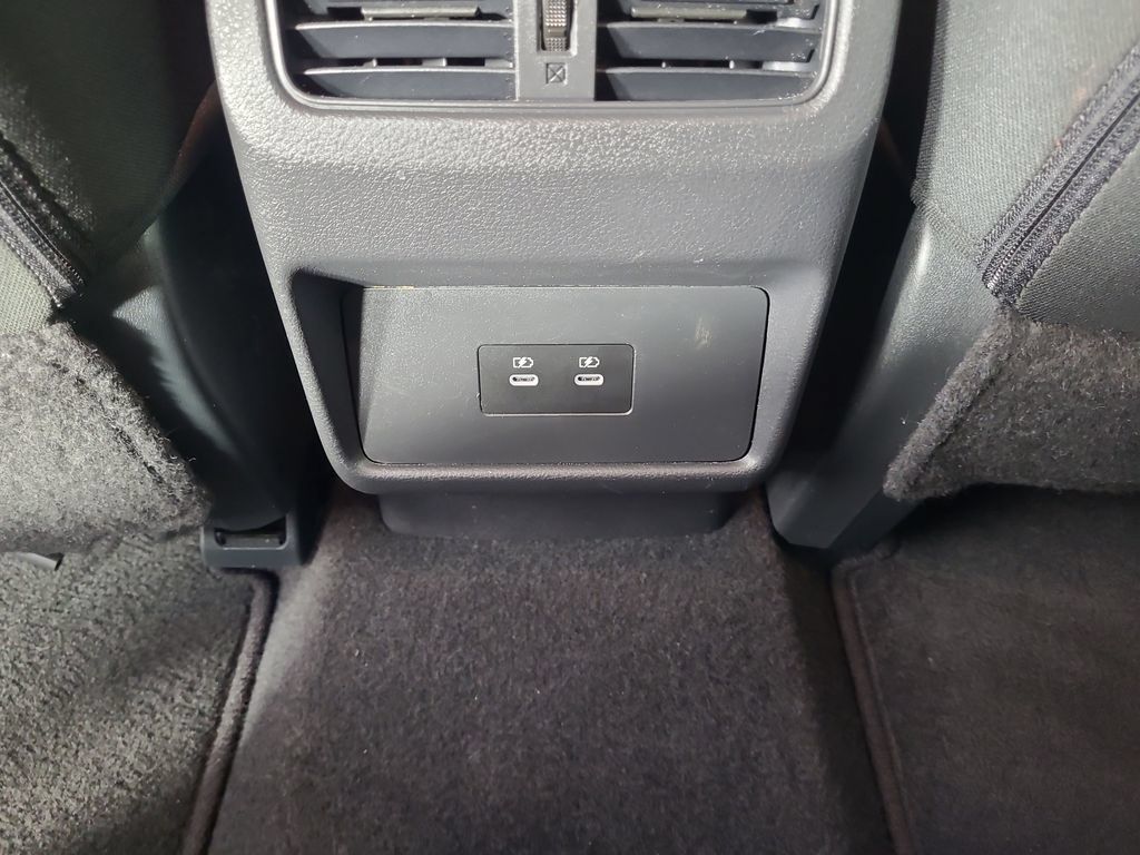 Used 2025 Nissan Rogue SV FWD image 17