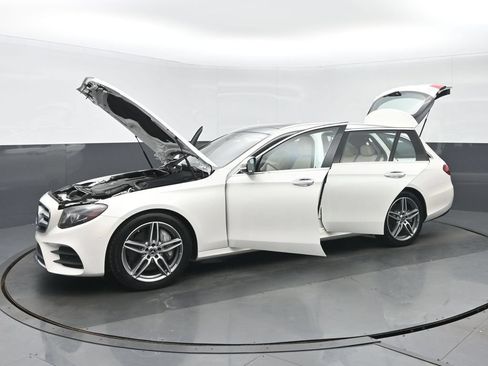 Used 2019 Mercedes-Benz E 450 4MATIC Wagon image 38