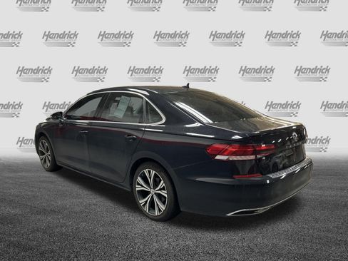 Used 2021 Volkswagen Passat 2.0T SE FWD image 9