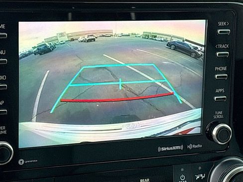 Used 2020 Toyota Highlander XLE FWD image 15