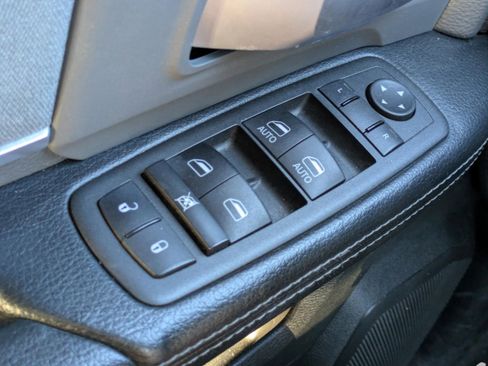 Used 2022 RAM 3500 Big Horn image 26