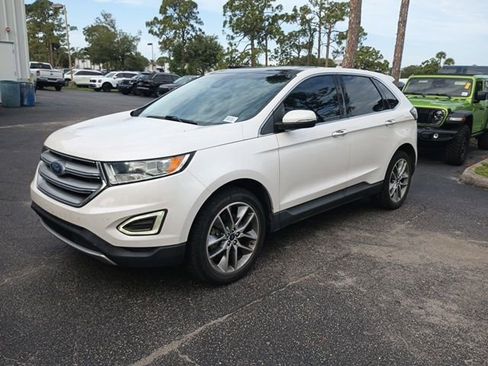 Used 2018 Ford Edge Titanium w/ Equipment Group 301A AWD/4WD image 2