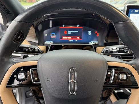 Used 2023 Lincoln Corsair Reserve w/ Equipment Group 202A image 21