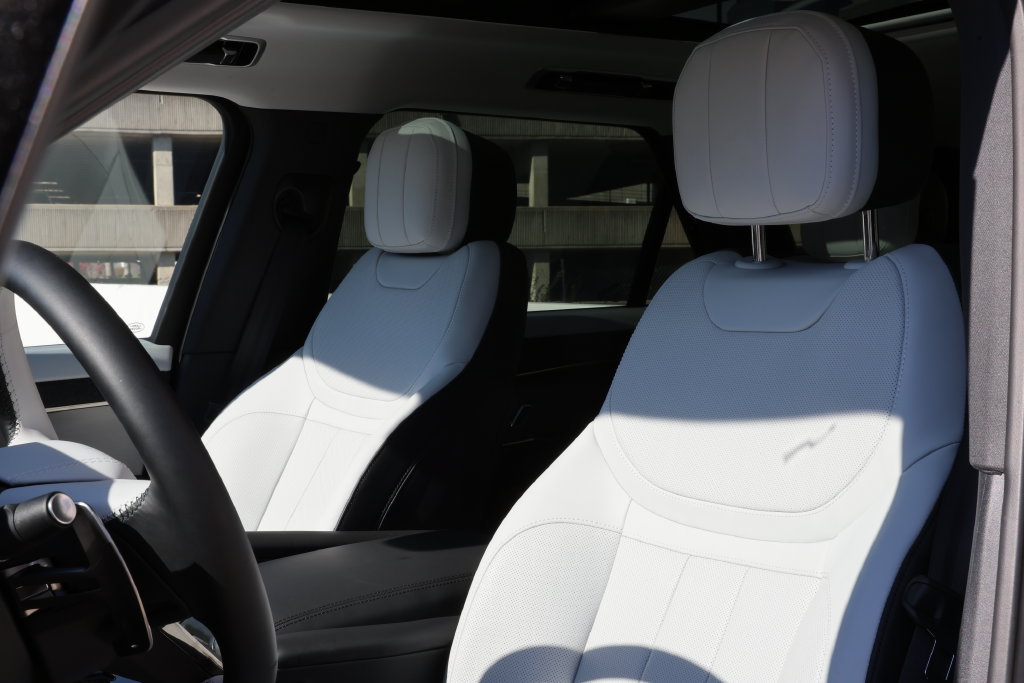 New 2026 Land Rover Range Rover Sport Dynamic SE AWD/4WD image 14