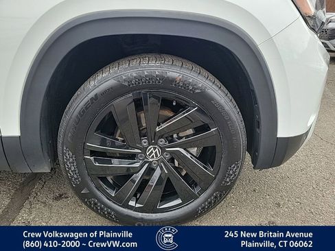 Certified 2022 Volkswagen Atlas Cross Sport SE w/ Panoramic Sunroof Package image 21