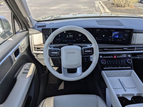 Used 2024 Hyundai Santa Fe Limited image 18