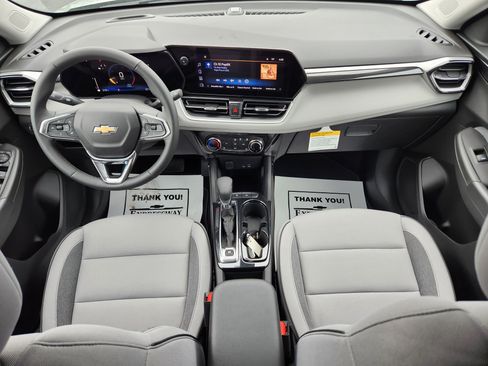 New 2026 Chevrolet TrailBlazer LT w/ LT Cold Weather Package FWD image 10