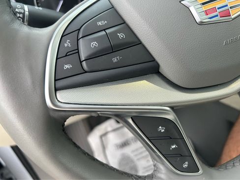 Used 2025 Cadillac XT5 Premium Luxury image 10