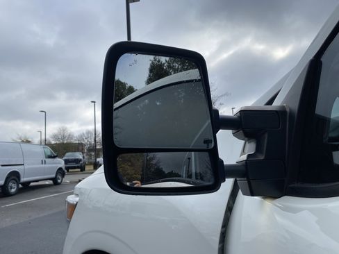 Used 2019 Nissan Titan SL w/ Chrome Package image 36