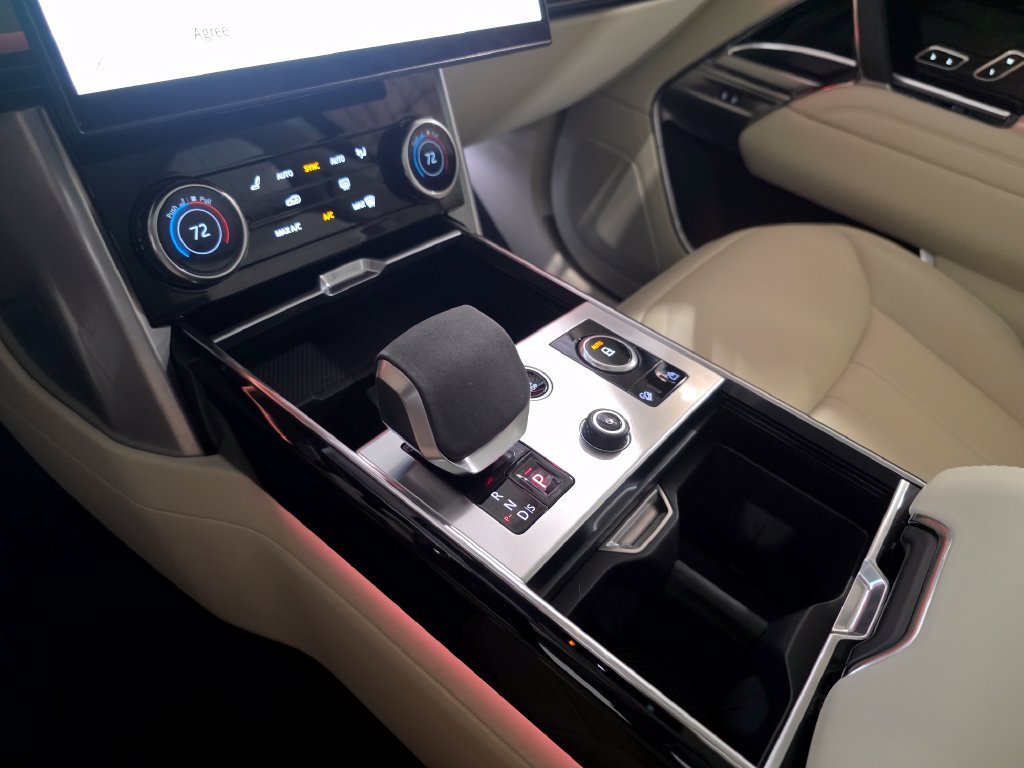 Certified 2023 Land Rover Range Rover SE AWD/4WD image 29