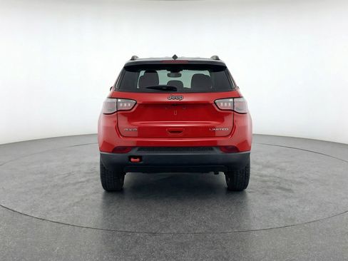 Used 2025 Jeep Compass Trailhawk image 7