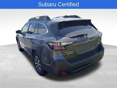 Used 2025 Subaru Outback Premium AWD/4WD image 4