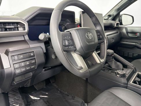 Certified 2025 Toyota 4Runner TRD Off-Road Premium AWD/4WD image 4