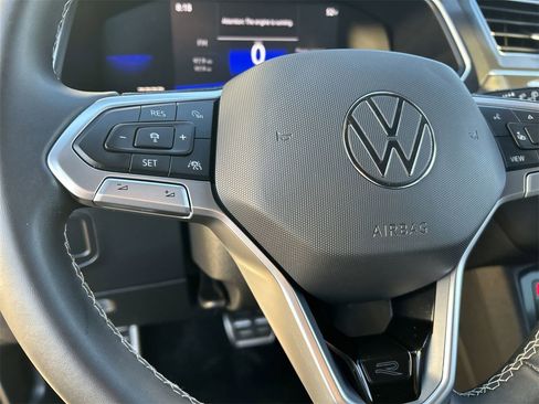 Certified 2023 Volkswagen Tiguan SE R-Line image 21