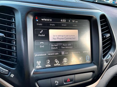 Used 2017 Jeep Cherokee Latitude w/ Safety/Convenience Group image 30