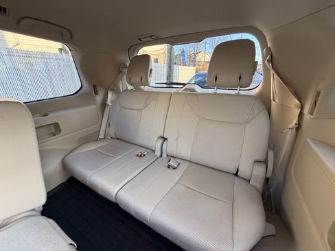 Used 2016 Lexus LX 570 4WD w/ Luxury Package image 24