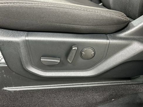 Used 2019 Ford F150 XLT w/ Equipment Group 302A Luxury AWD/4WD image 10