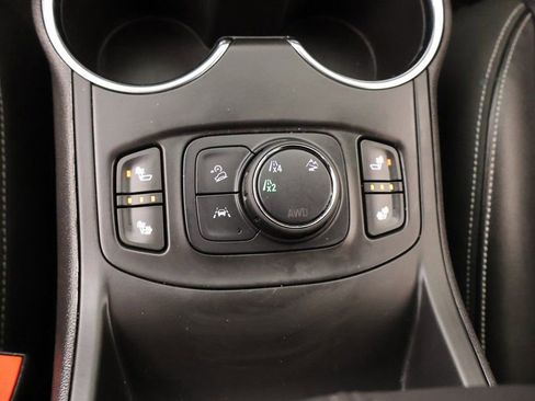 Used 2024 GMC Terrain SLT image 7