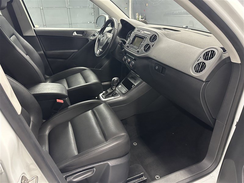 Used 2016 Volkswagen Tiguan S AWD/4WD image 11