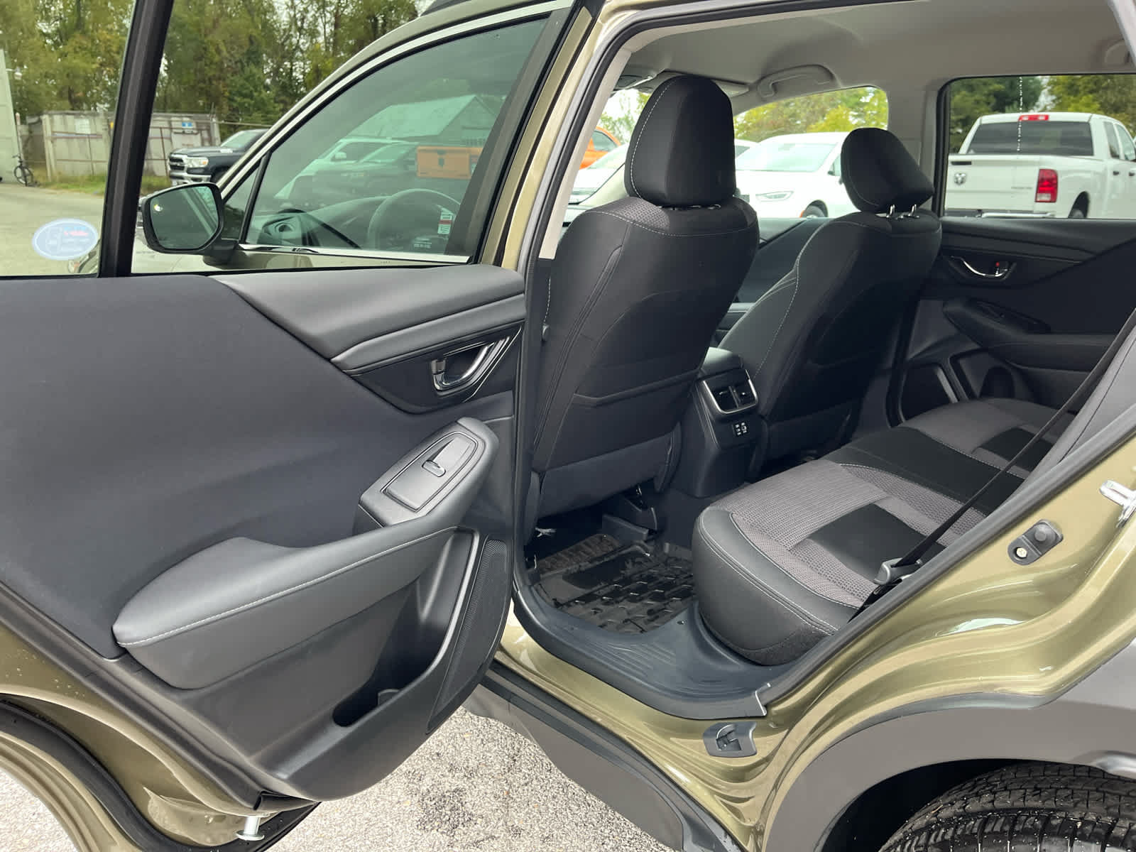 Used 2025 Subaru Outback Premium AWD/4WD image 21