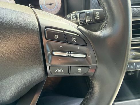 Used 2023 Hyundai Kona Limited AWD/4WD image 29