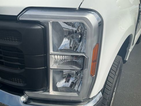 New 2026 Ford F250 XL AWD/4WD image 9