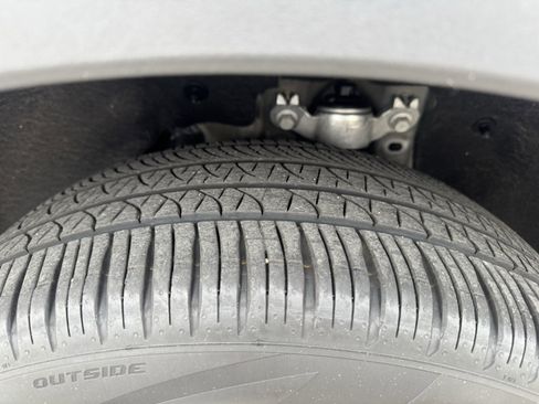 Certified 2025 Ford Explorer Platinum w/ LUX Leather Package image 21