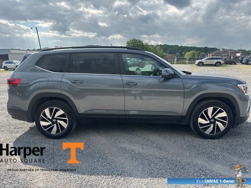 Used 2024 Volkswagen Atlas SE w/ Panoramic Sunroof Package image 6