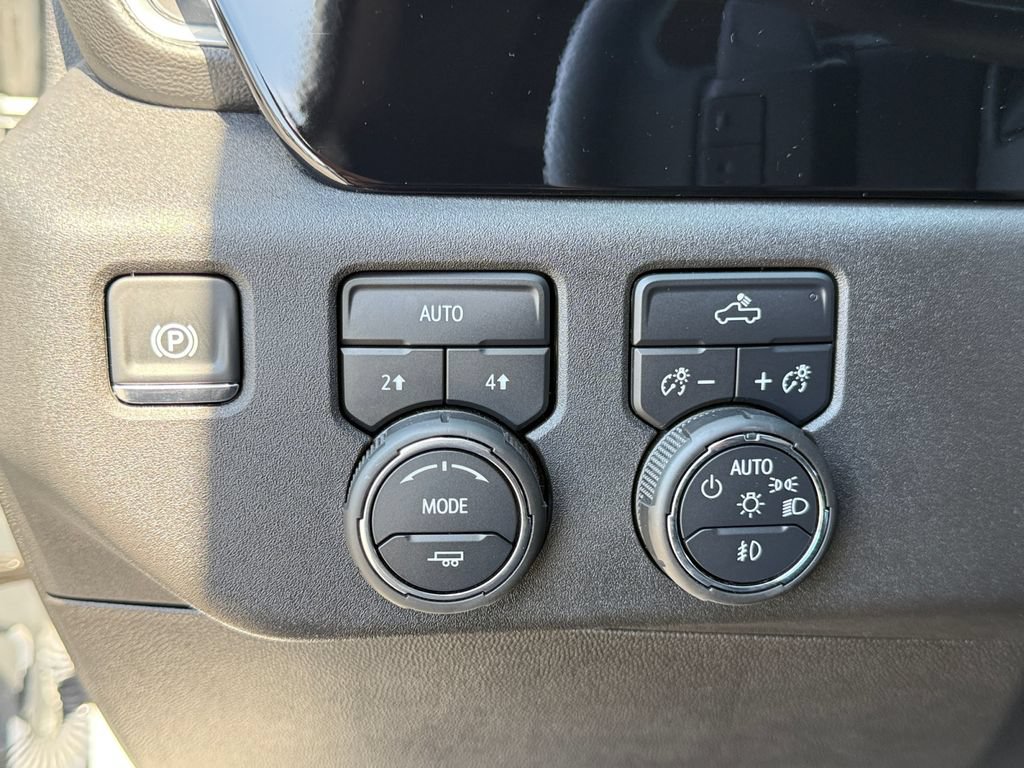 Used 2025 Chevrolet Silverado 1500 RST AWD/4WD image 23