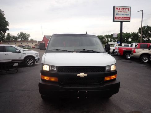 Used 2019 Chevrolet Express 3500 Extended w/ Driver Convenience Package RWD image 2