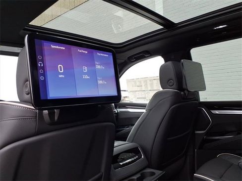 New 2026 Cadillac Escalade Luxury image 6