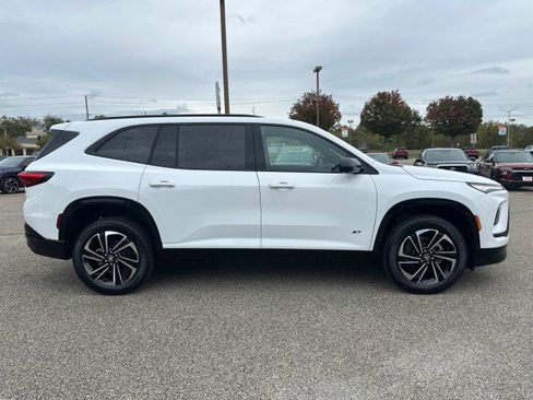 New 2026 Buick Enclave Sport Touring image 9