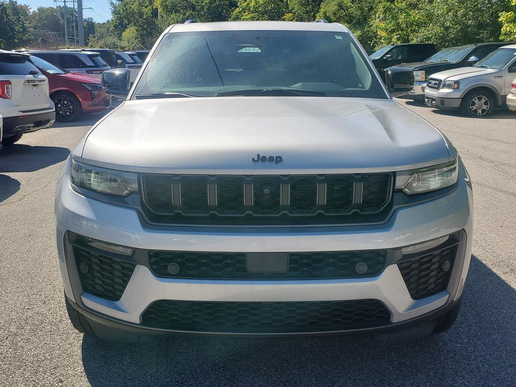 New 2026 Jeep Grand Cherokee Limited AWD/4WD image 2