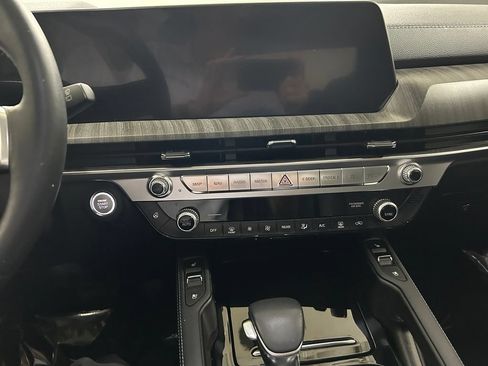 Used 2025 Kia Telluride EX w/ EX Captain's Chair Package AWD/4WD image 20