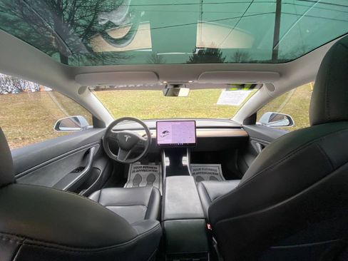 Used 2019 Tesla Model 3 image 6
