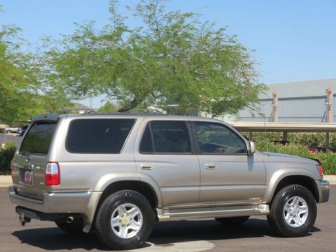 Used 2002 Toyota 4Runner SR5 image 6