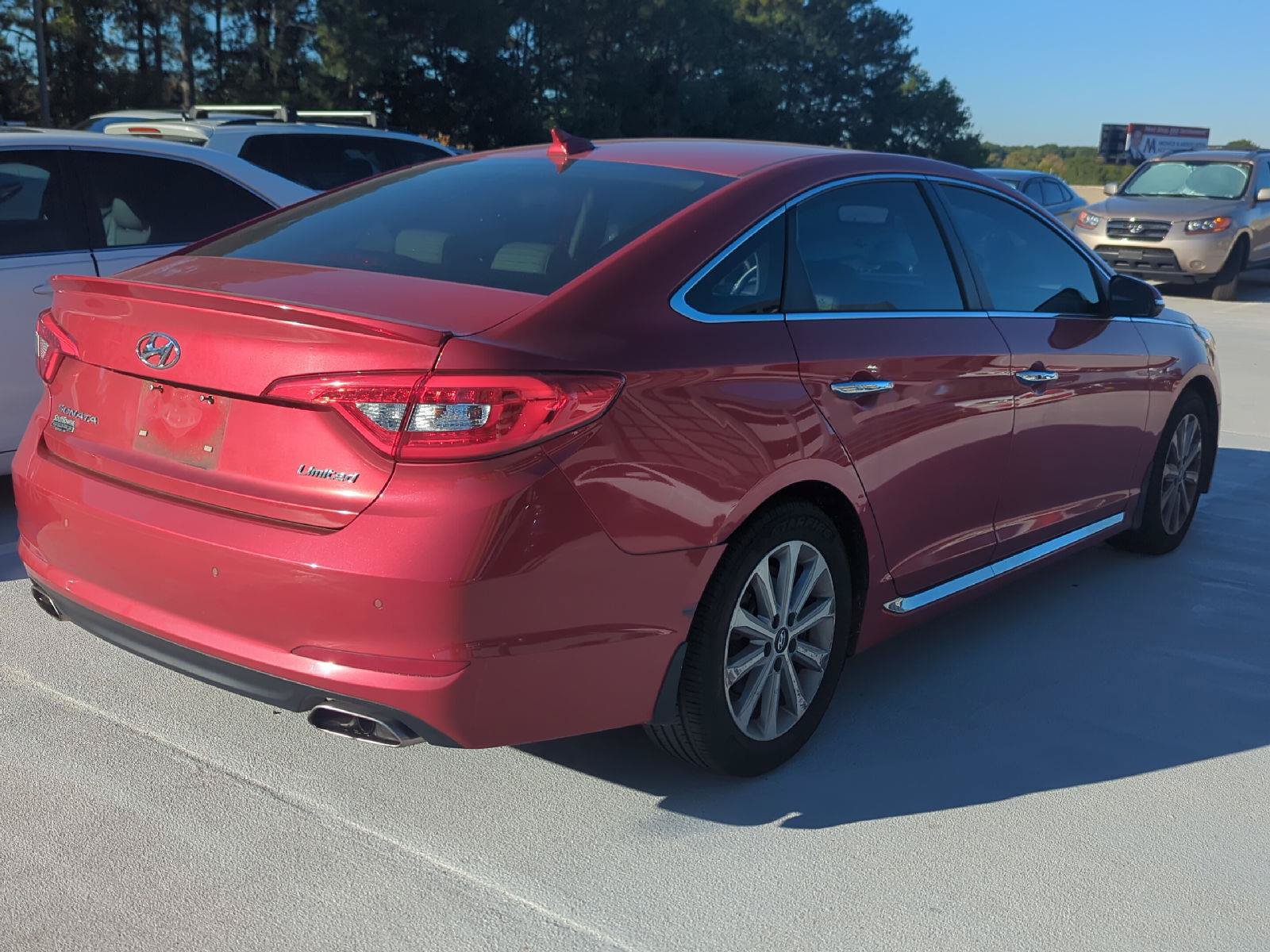 Used 2017 Hyundai Sonata Limited w/ Ultimate Package 04 FWD image 4