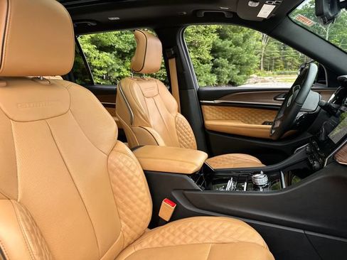 Certified 2025 Jeep Grand Cherokee L Summit w/ Advanced Protech Group IV AWD/4WD image 20