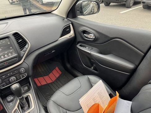 Used 2016 Jeep Cherokee Limited image 14