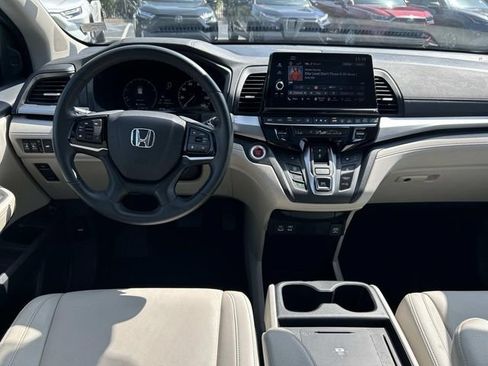 Used 2025 Honda Odyssey EX-L image 16