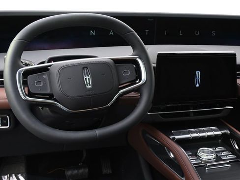 New 2026 Lincoln Nautilus Reserve w/ Jet Appearance Package image 12