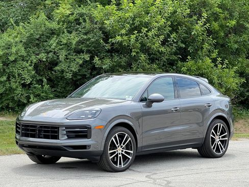 Certified 2024 Porsche Cayenne Coupe AWD/4WD image 1