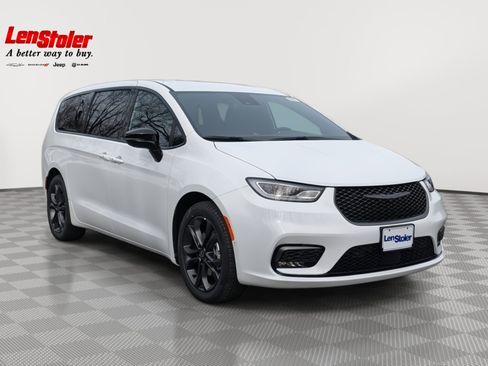 New 2026 Chrysler Pacifica Select FWD image 4